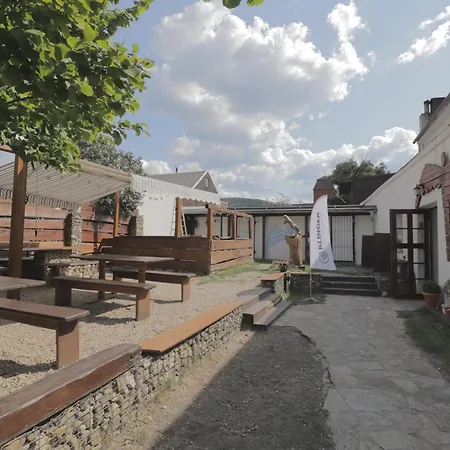 Bike Bistro A U Vsech Andelu Pensión Nove Mesto pod Smrkem